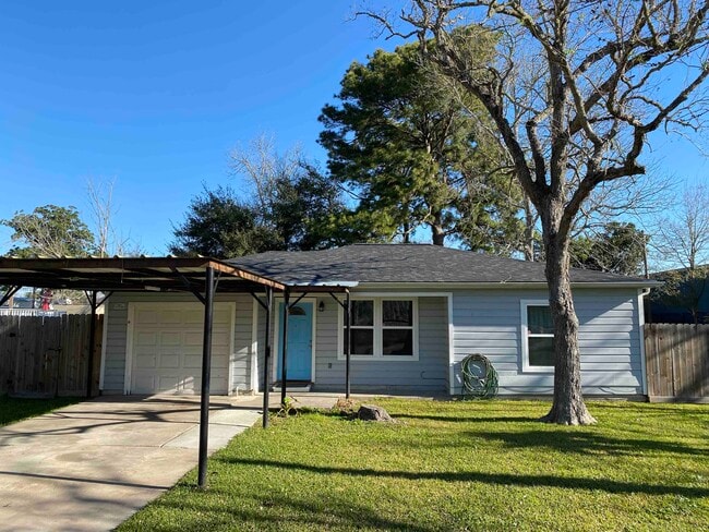 Front - 7324 N Martin Luther King Ave