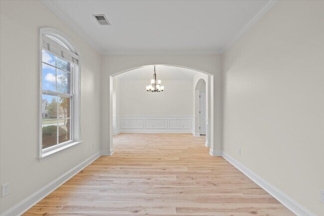 Building Photo - 12123 Brooks River Dr