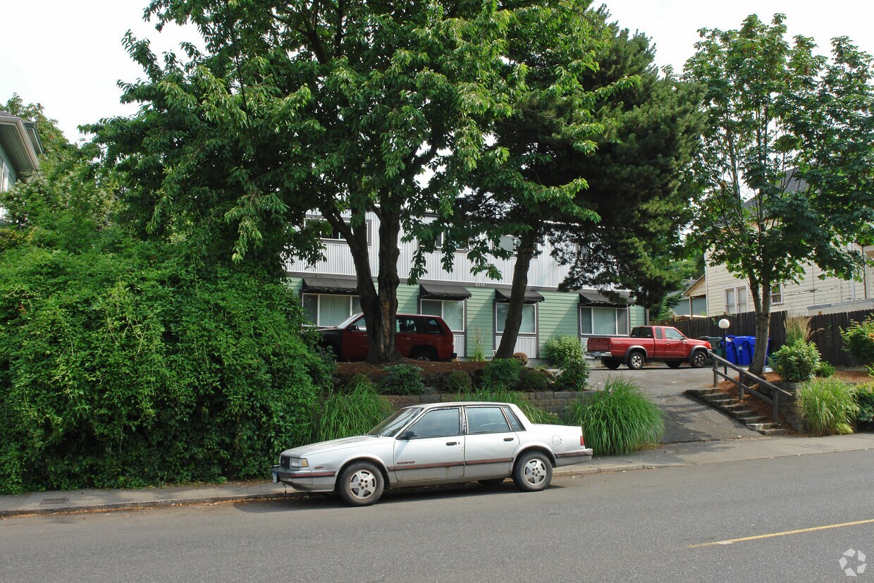 Building Photo - 3111 SE Belmont St