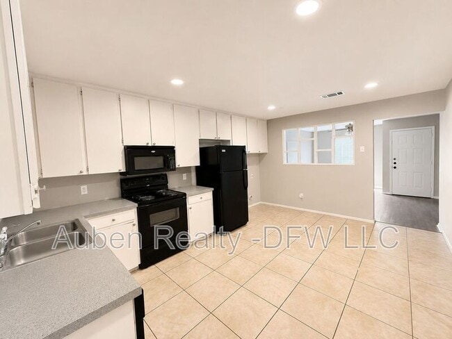 Building Photo - 509 S Beverly St