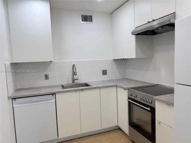 Foto del edificio - 13255 SW 9th Ct