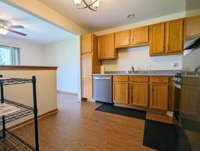 Building Photo - 66 Beechmont Ct