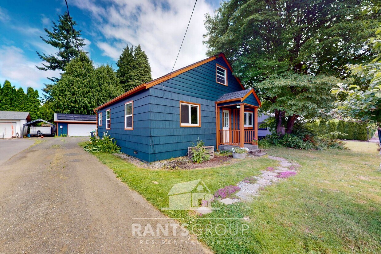 Primary Photo - Charming 3-bedroom, 1-bath home in West Ol...