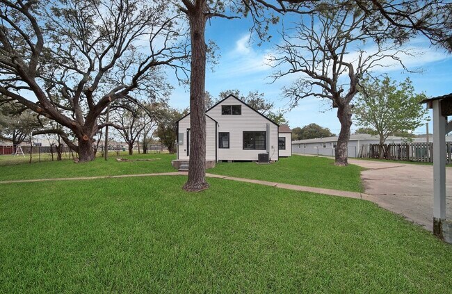 Foto del edificio - 1623 Main St