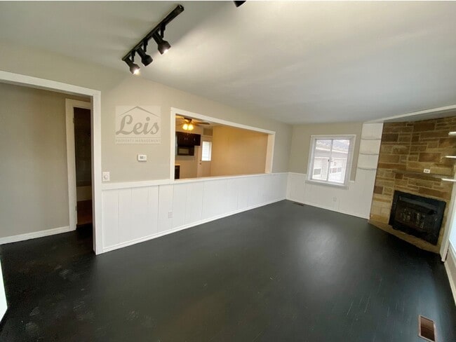 Building Photo - 465 OH-571