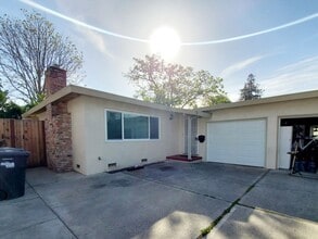 Building Photo - 68 Central Ave