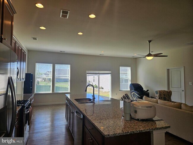 Foto del edificio - 29662 Riverstone Dr