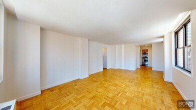 Building Photo - 333 E 49th St