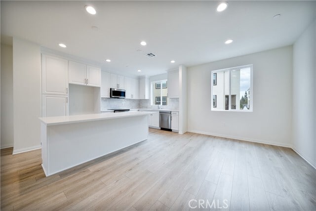 Foto del edificio - 2440 E Lincoln Ave
