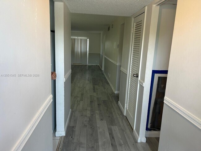 Building Photo - 6100 S Falls Cir Dr