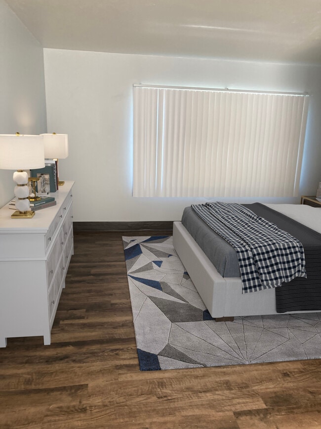 Building Photo - Hilltop Estates