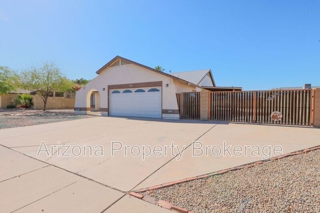 Foto del edificio - 8135 W Sierra Vista Dr