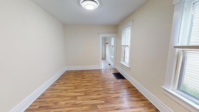 Building Photo - 102-104 E Patterson Avenue
