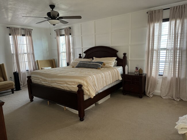 Master bedroom - 513 Saddle Ridge Dr