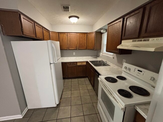 Building Photo - 1179 Tatesbrook Dr