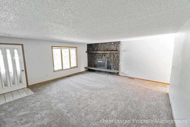 Building Photo - 9724-9726 N Wall St