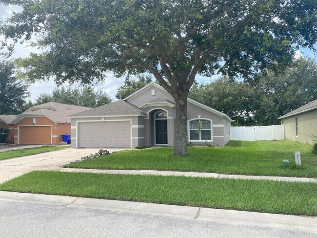 Building Photo - Beautiful Home Located In Tavares