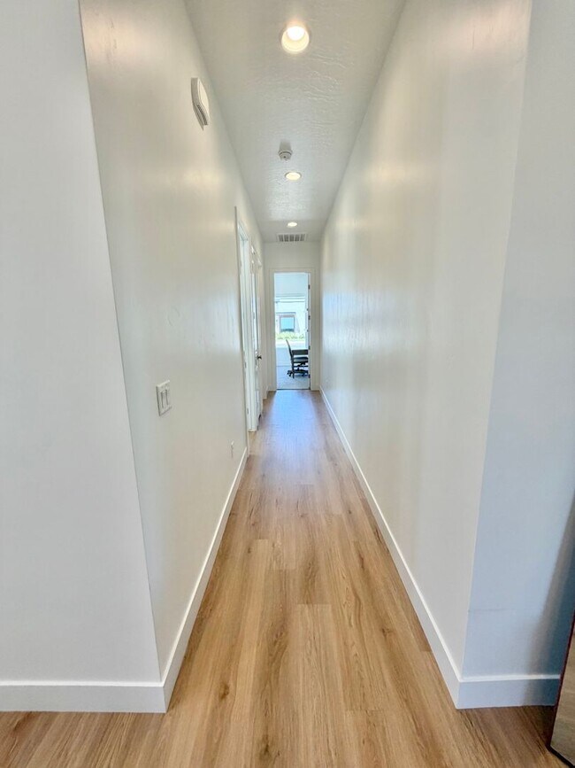 Foto del edificio - 2932 E Snowberry Dr