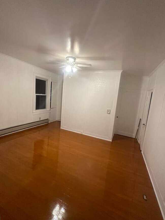 26 Pleasant St Unit 1ST FLOOR Private Entran, Great Barrington, MA