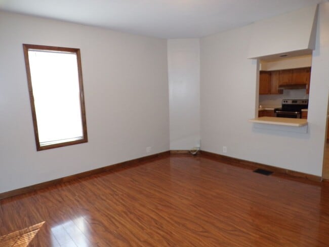 Building Photo - 247 S Kansas St