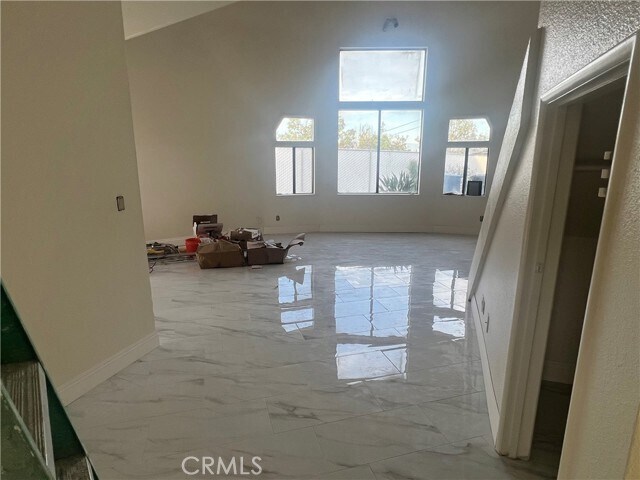 Foto del edificio - 5870 Robinson Ave
