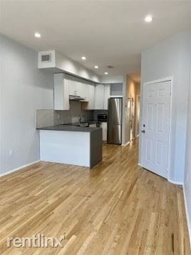 Building Photo - 1 br, 1 bath Apartment - 330 Monroe St # 4D