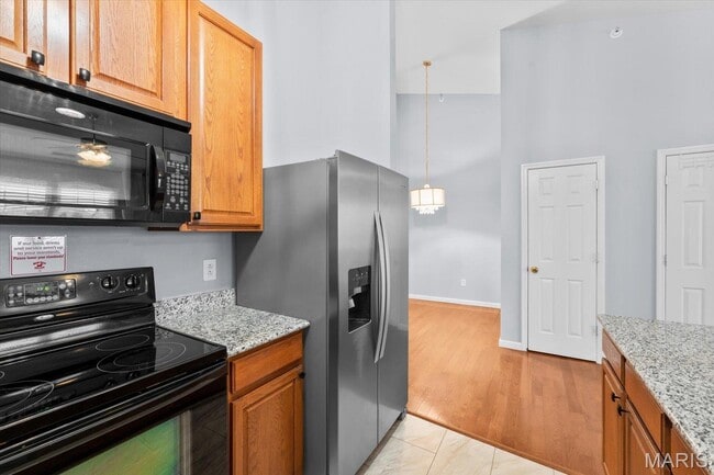 Building Photo - 729 Tower Grove Dr