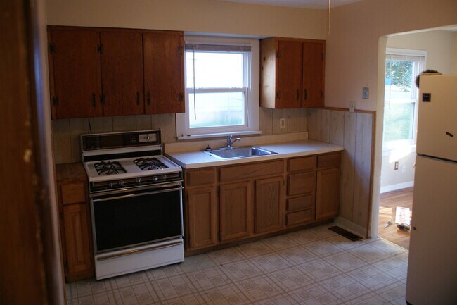 Foto del edificio - 3 Bedroom in Hazelwood with hardwood floors