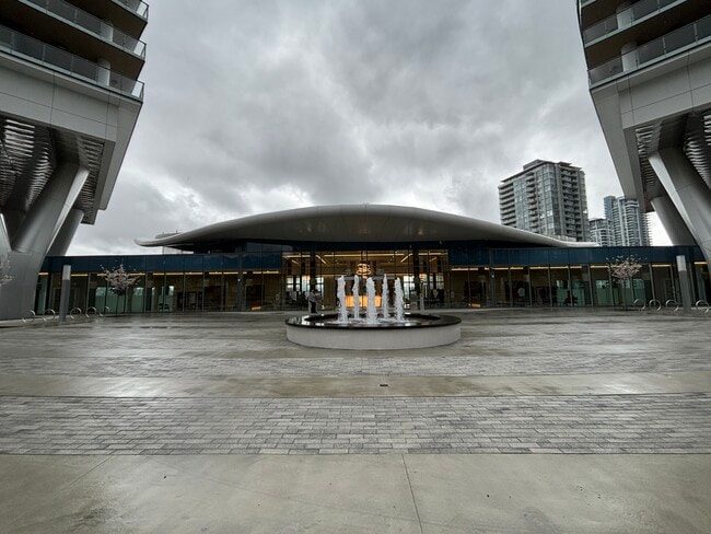 Photo du bâtiment - 4880 Lougheed Hwy