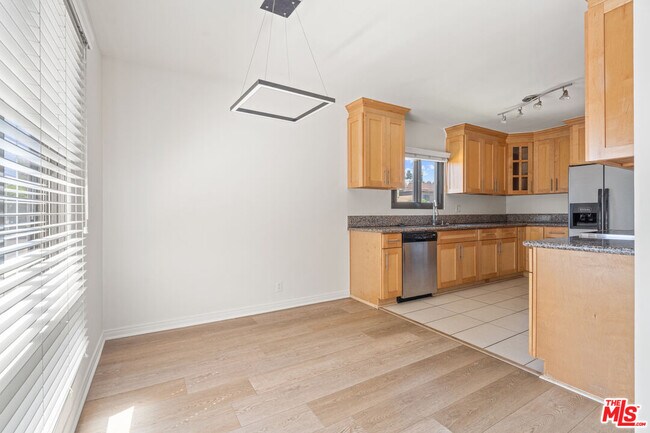 Foto del edificio - 8630 Falmouth Ave