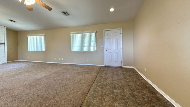Foto del edificio - 3 Bedroom 2 Bath Home Located on Large Lot in Cherry Valley!