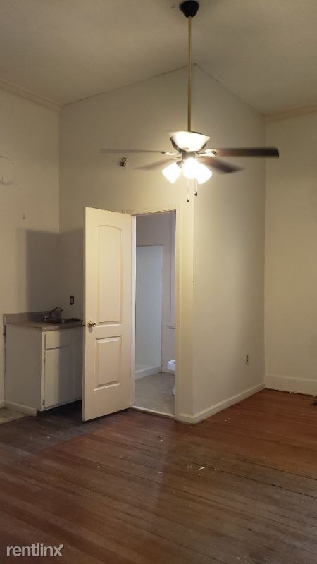 Primary Photo - 719 Boulevard St