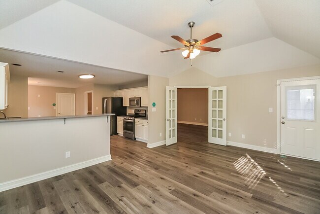 Building Photo - 93 Gleneagles Way