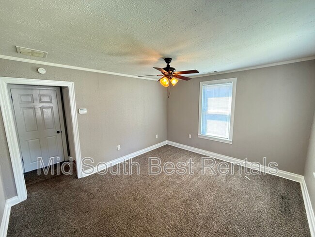 Foto del edificio - 3152 Harvester Ln