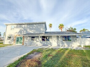 Building Photo - 14000 Miramar Ave