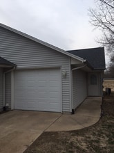 Building Photo - 2919 Bluff Ridge Dr