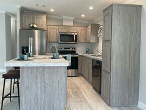 Building Photo - 10792 SW 30th Ave