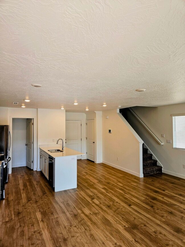 Foto del edificio - 3320 E Elkhorn Ln