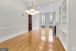 Building Photo - 323 S 17th St