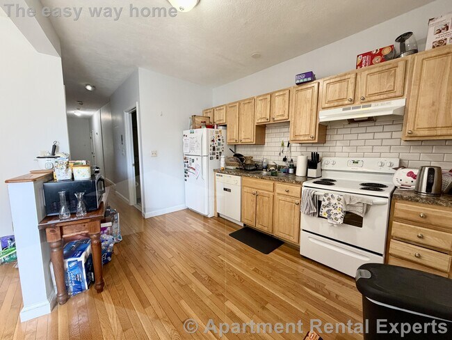 Photo - 122 Berkshire St Apartment