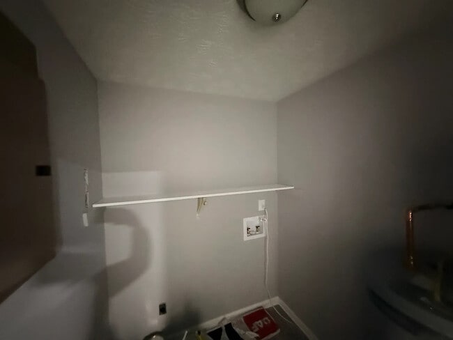 Building Photo - Room in House on Pinedale Cir NW