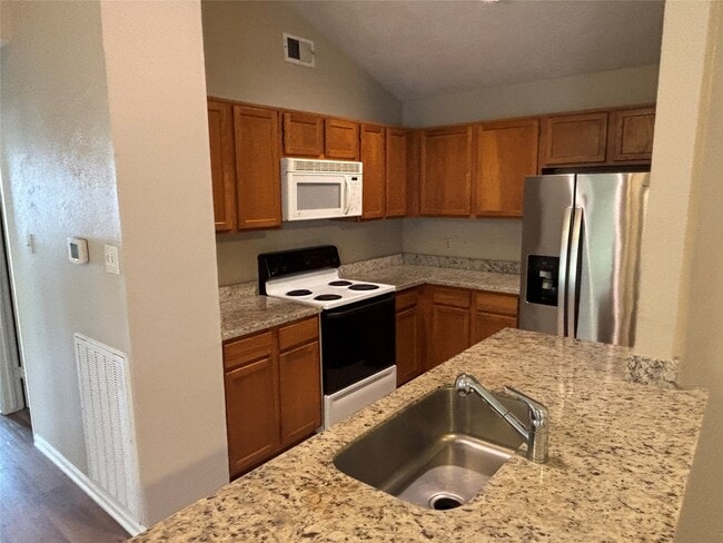 Building Photo - 16715 Dale Oak Way