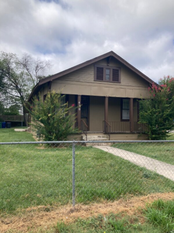 Primary Photo - 430 Ferris Ave