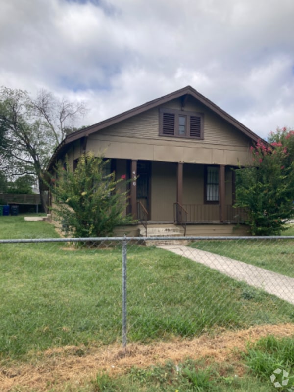 Building Photo - 430 Ferris Ave