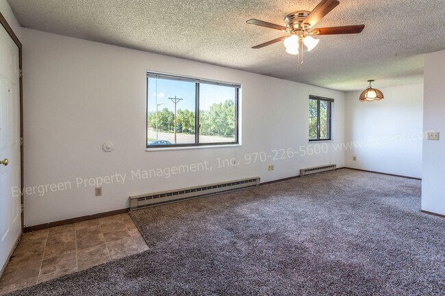 Building Photo - 102 Glenda Dr