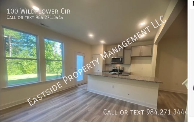 Foto del edificio - 100 Wildflower Cir