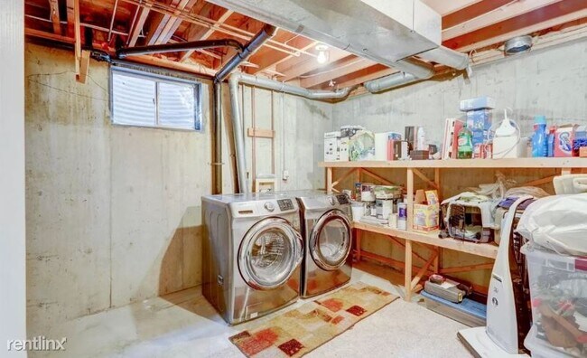 Foto del edificio - 6907 E Briarwood Cir