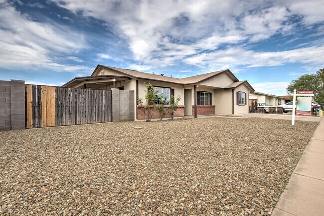 Building Photo - 2725 E Harmony Ave