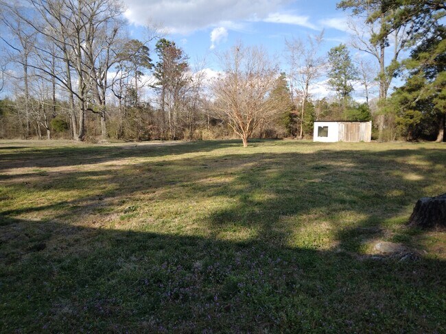 Building Photo - 302 NC 343