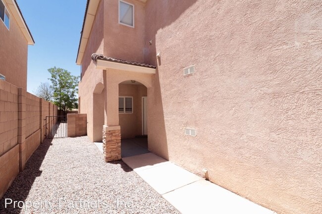 Building Photo - 5 br, 3 bath House - 10415 Mullhacen Pl NW